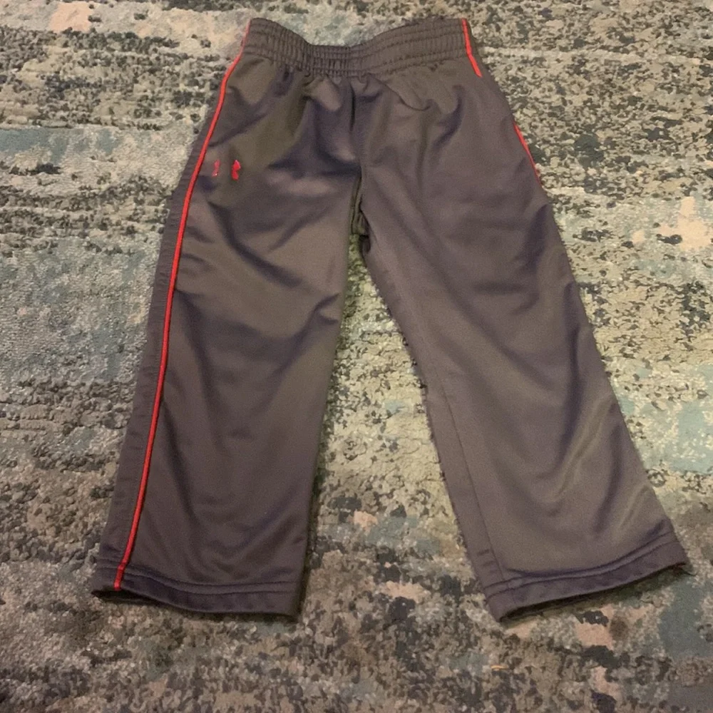Under armor - Picture 2 of 3